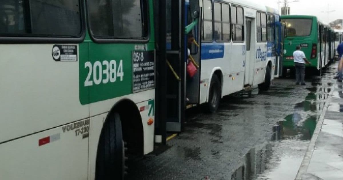 Salvador reajusta ônibus para R$ 4,90, mas população só paga novo valor em junho