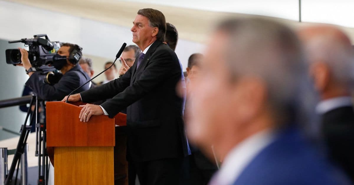 Moraes prorroga inquérito sobre fala de Bolsonaro que associou vacina contra Covid à Aids