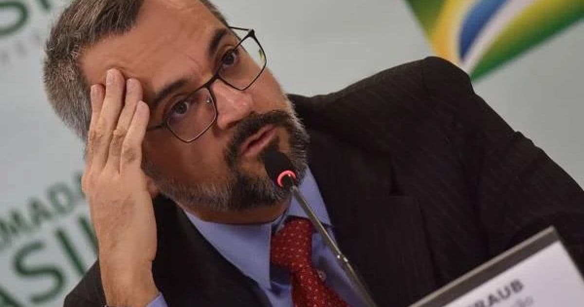Weintraub afirma que Bolsonaro ordenou entrega do FNDE para o Centrão
