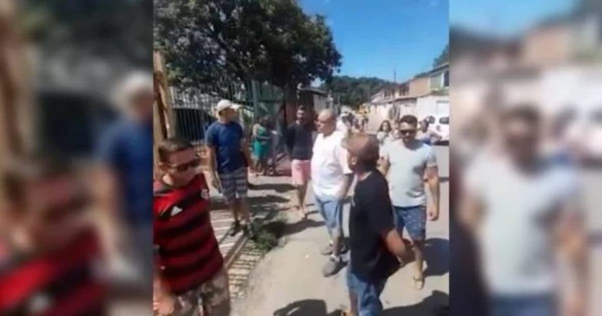VÍDEO: Vizinhos cercaram casa de homem que espancou garoto: 'Covarde'