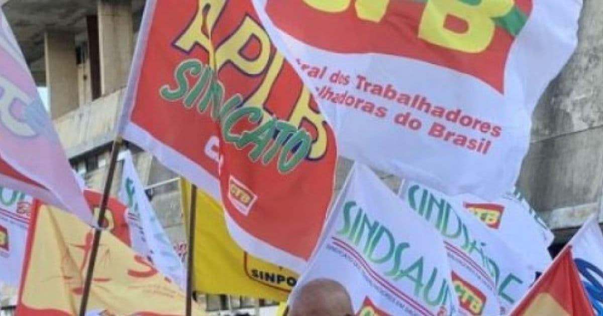 Professores de Salvador aprovam indicativo de greve; reinvindicação inclui reajuste salarial