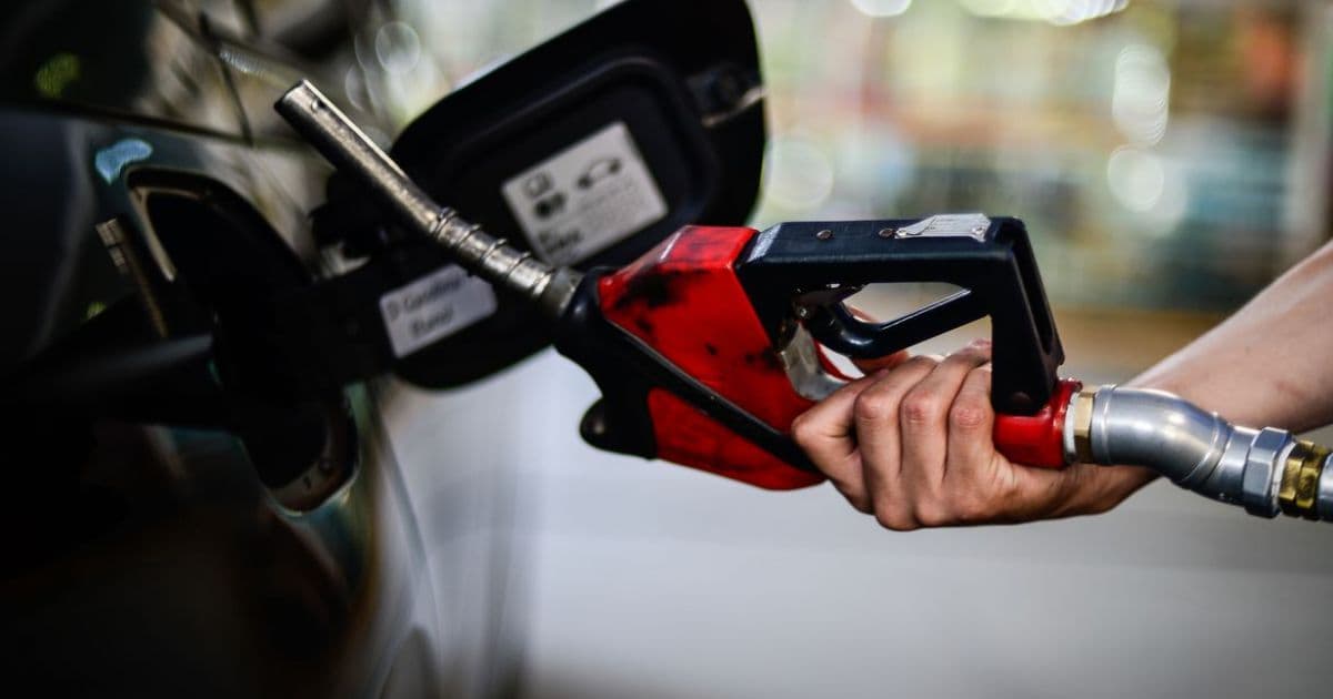 Motoristas por aplicativo e taxistas sofrem impactos da alta dos combustíveis 