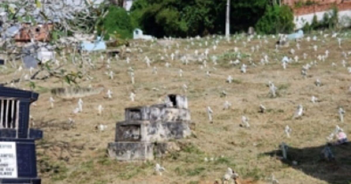 No cemitério de Periperi, enterros acontecem só pela manhã por ordem do tráfico