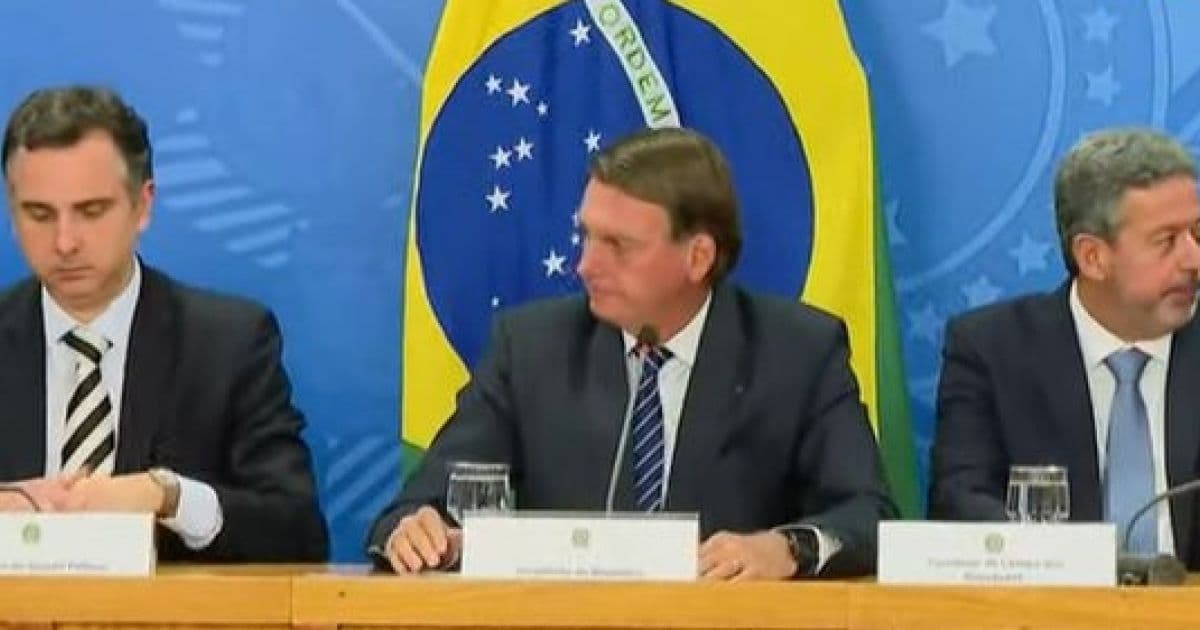 Bolsonaro propõe zerar impostos federais de combustíveis e ressarcir valores a estados