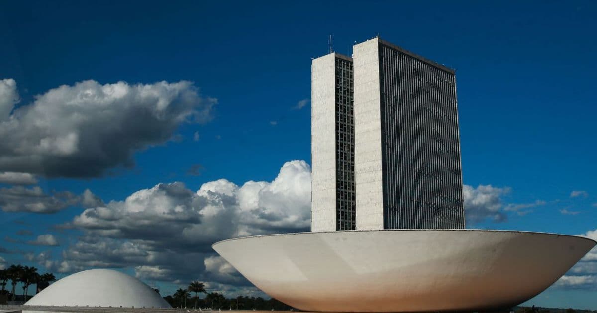 PEC sobre aumento do Auxílio Brasil e 'voucher' só deve ser votada na Câmara após recesso
