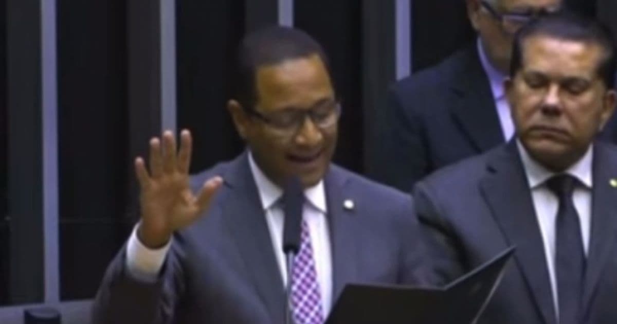 VÍDEO: Joceval Rodrigues é empossado na Câmara Federal; Abílio Santana deixa cargo 