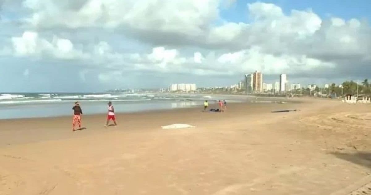Corpo de mulher é encontrado na praia de Piatã, em Salvador