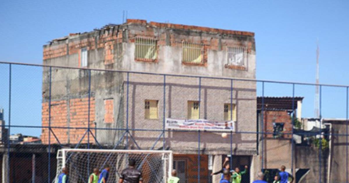 Prefeitura de Salvador entrega campo de futebol requalificado na Federação