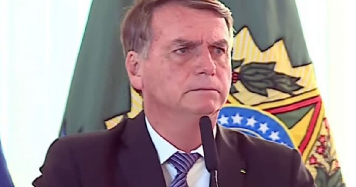 Bolsonaro volta a atacar ministros do TSE e questiona sistema eleitoral brasileiro