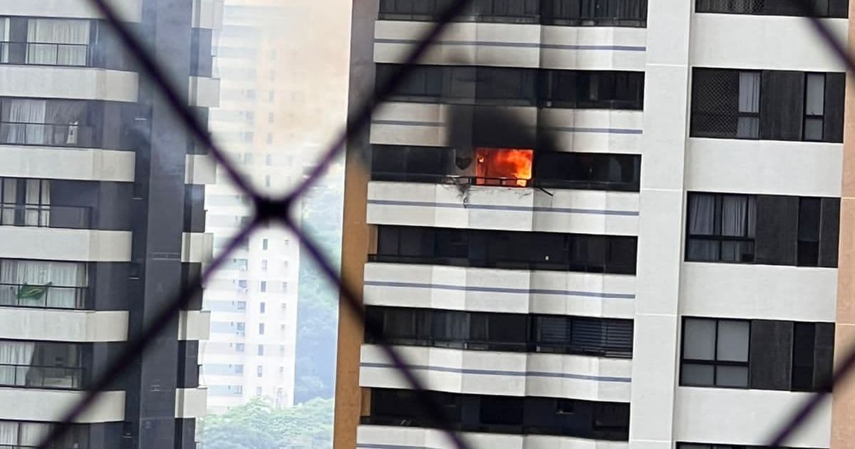 VÍDEO: Apartamento é atingido por incêndio no Horto Florestal