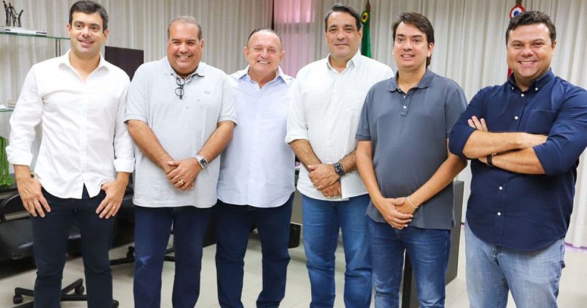Deputados da oposição apoiam reeleição de Adolfo Menezes para presidência da AL-BA