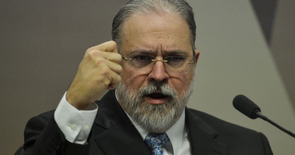 Procuradores pedem que Aras investigue 'conivência' de Bolsonaro sobre atos golpistas