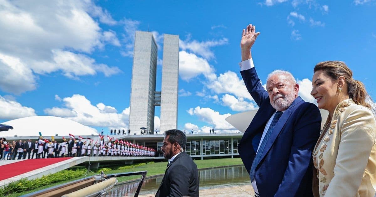 Primeiro discurso de Lula como presidente é marcado por promessa de reconstrução e justiça