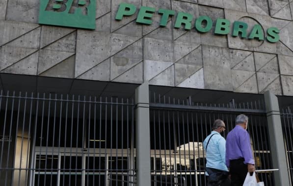 Petrobras aumenta preço da gasolina para distribuidoras; novos valores passam a valer nesta quarta-feira
