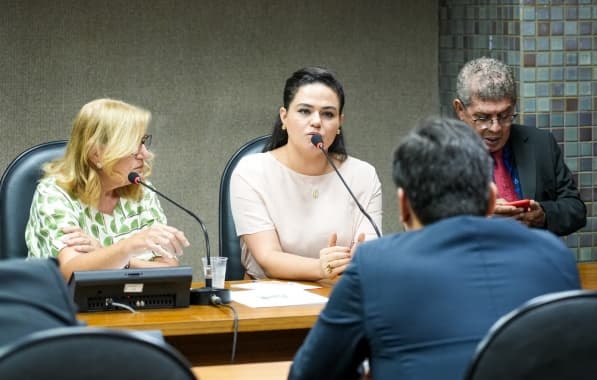 Jerônimo exonera Aline Peixoto da Sesab e a nomeia como nova conselheira do TCM