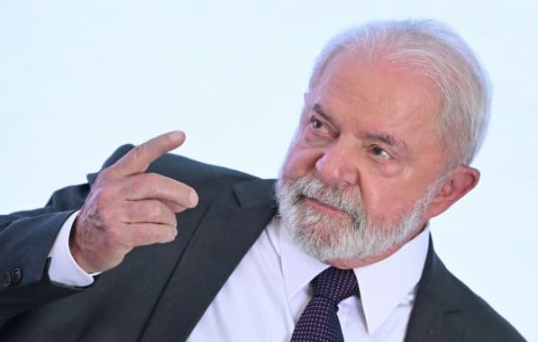 Por orientação médica, Lula adia viagem à China