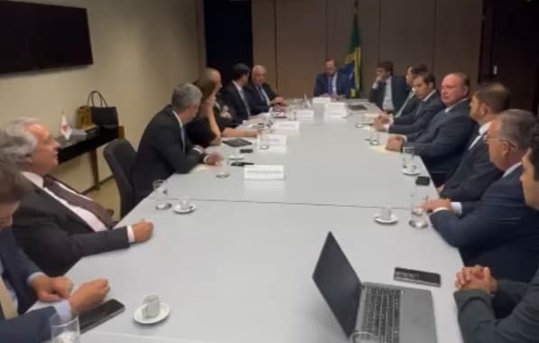 Adolfo Menezes se reúne com ministro de Minas e Energia e direção da Coelba 