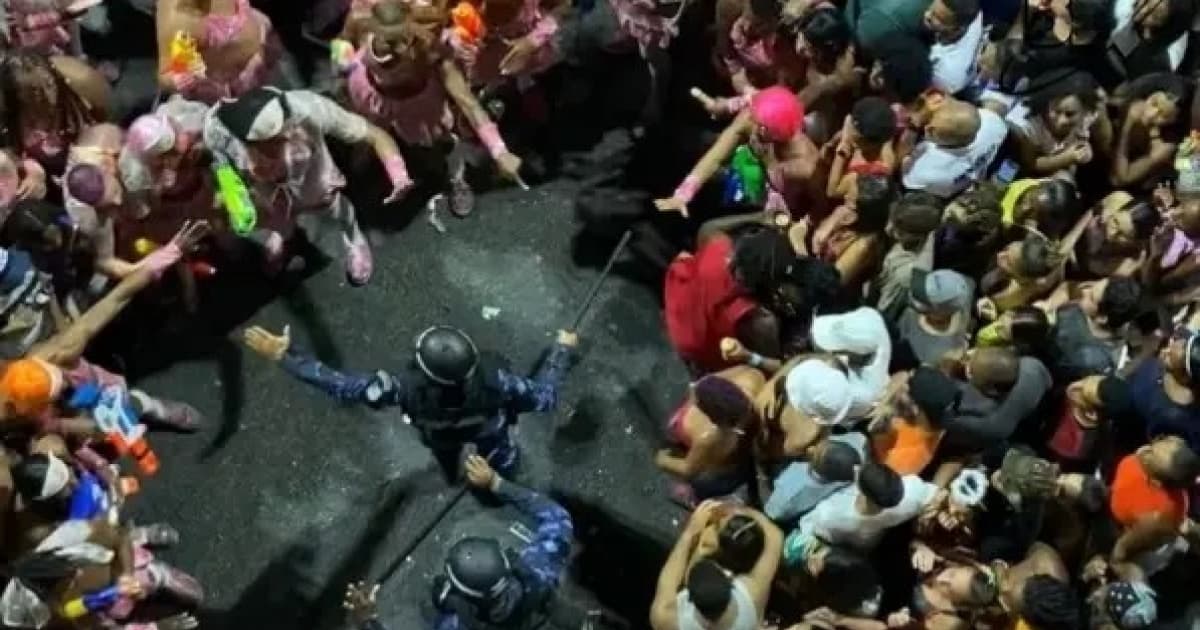AL-BA aprova projeto que proíbe uso das pistolas de água por blocos no carnaval