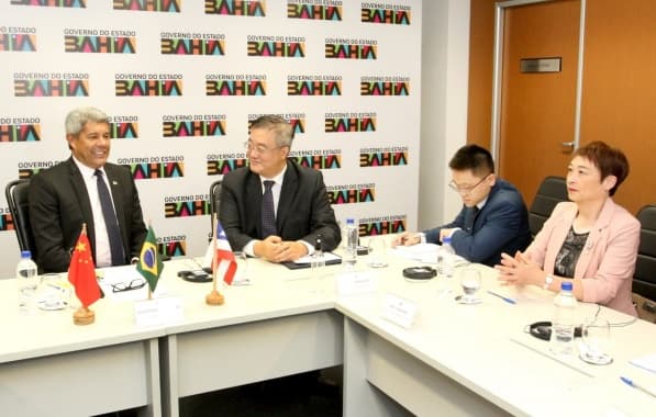 Jerônimo recebe embaixador chinês e debate sobre fábrica da BYD, VLT e ponte Salvador-Itaparica