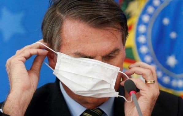 Justiça bloqueia mais de R$ 317 mil de Bolsonaro por multas durante pandemia