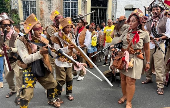 Tradição do 2 de julho: Grupo de Ipitanga participa de festejo da independência da Bahia e presta homenagem a cangaceiros