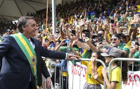 TSE manda Bolsonaro comprovar gastos com festa de bicentenário e aplica multa de R$ 55 mil
