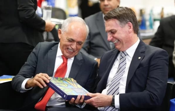 Bolsonaro enviou 88% dos presentes para acervo privado, diz relatório do TCU