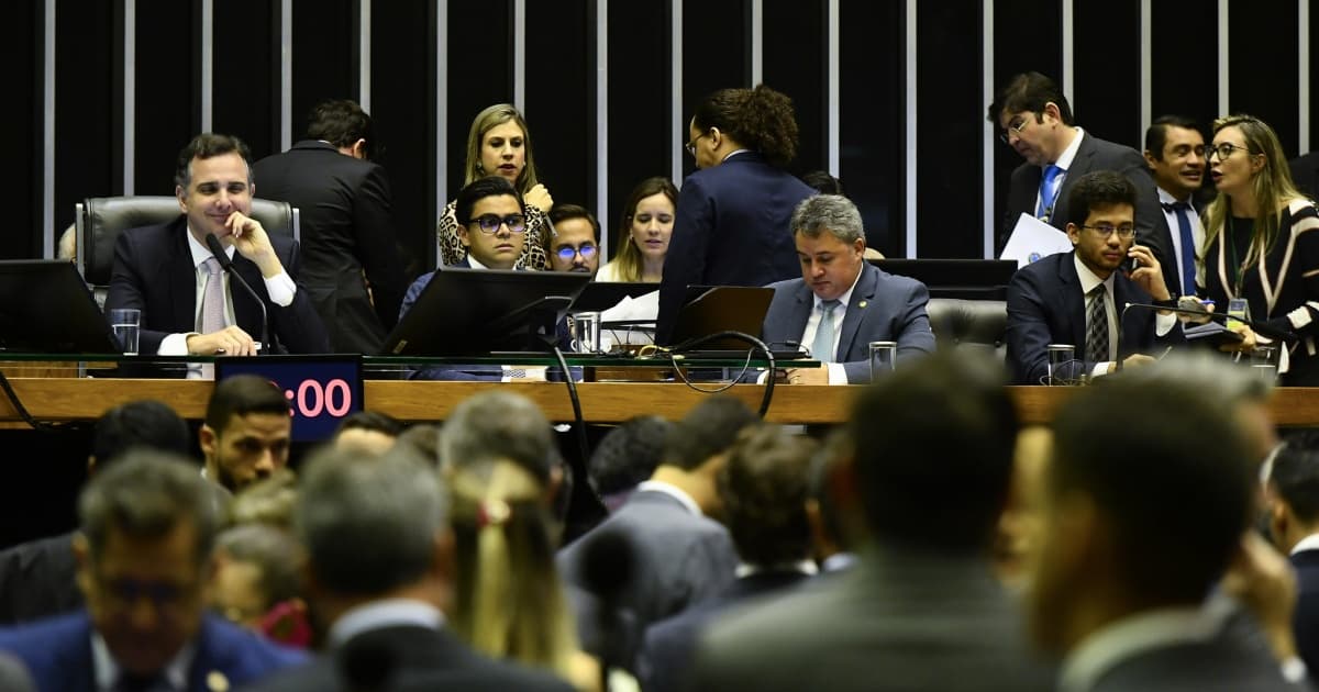 Deputados e senadores derrubam veto de Lula ao projeto do marco temporal indígena