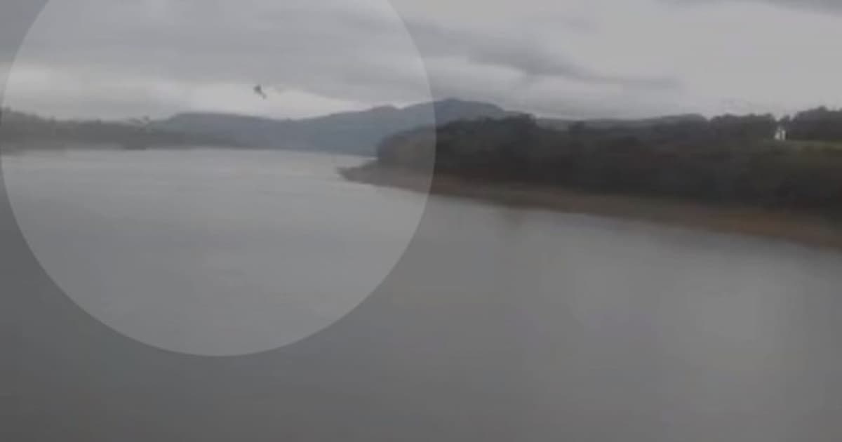 VÍDEO: Helicóptero com quatro pessoas cai em Minas Gerais 