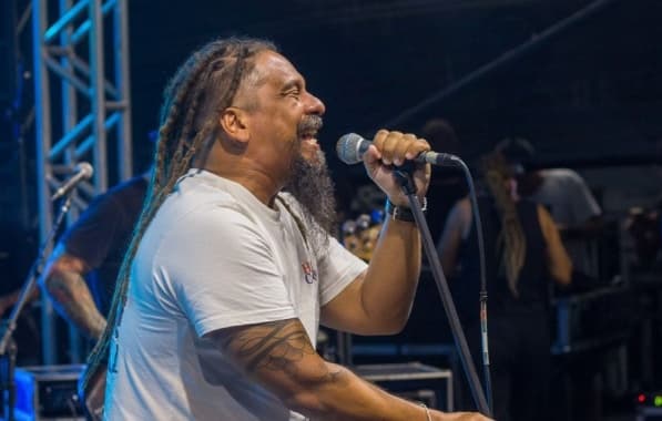 Vocalista do Diamba afirma que o reggae é “uma música necessária”, porém “combatida” no Brasil