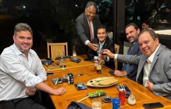 Deputados baianos cotados para sucessão de Lira na Câmara se encontram durante jantar "surpresa" em Brasília