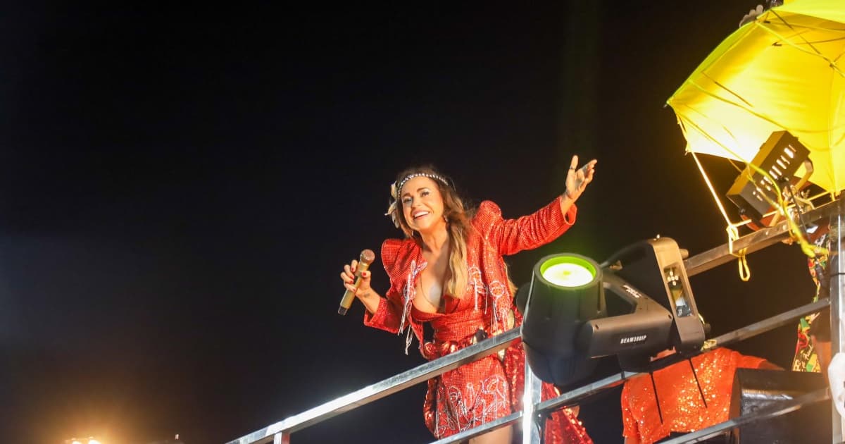  Daniela Mercury canta com Preta Gil na passagem do Crocodilo pelo circuito Barra-Ondina 