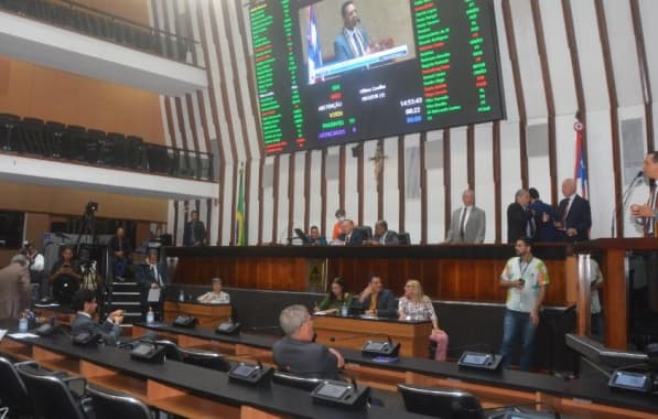 Governistas garantem que Adolfo Menezes irá pautar PEC da reeleição juntamente a votação para vaga no TCM; entenda 