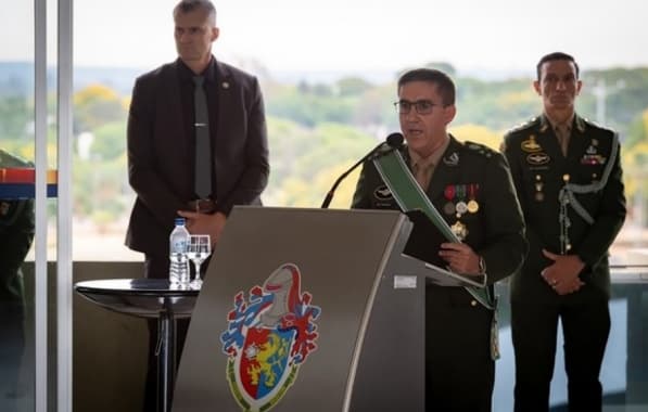 General investigado revela que se reuniu com Bolsonaro por ordem de ex-comandante do Exército
