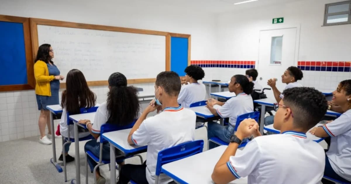 Professores da Bahia devem receber no mínimo R$ 2,1 bilhões dos precatórios do Fundef; entenda