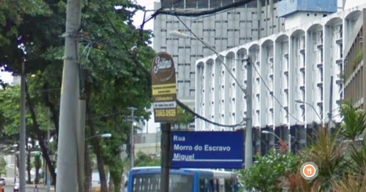 Após recomendação da Defensoria, vereador Carlos Muniz sugere mudança de nome da Rua Morro do Escravo Miguel 