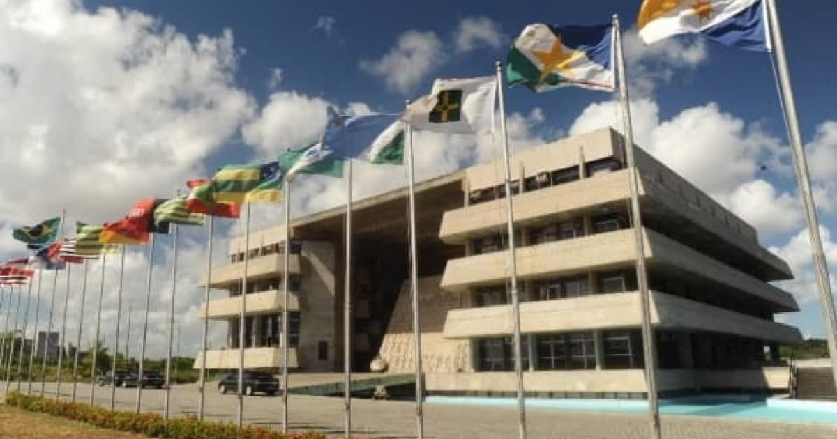 Líderes da oposição e do governo confirmam que ‘PEC da Reeleição’ será votada amanhã 