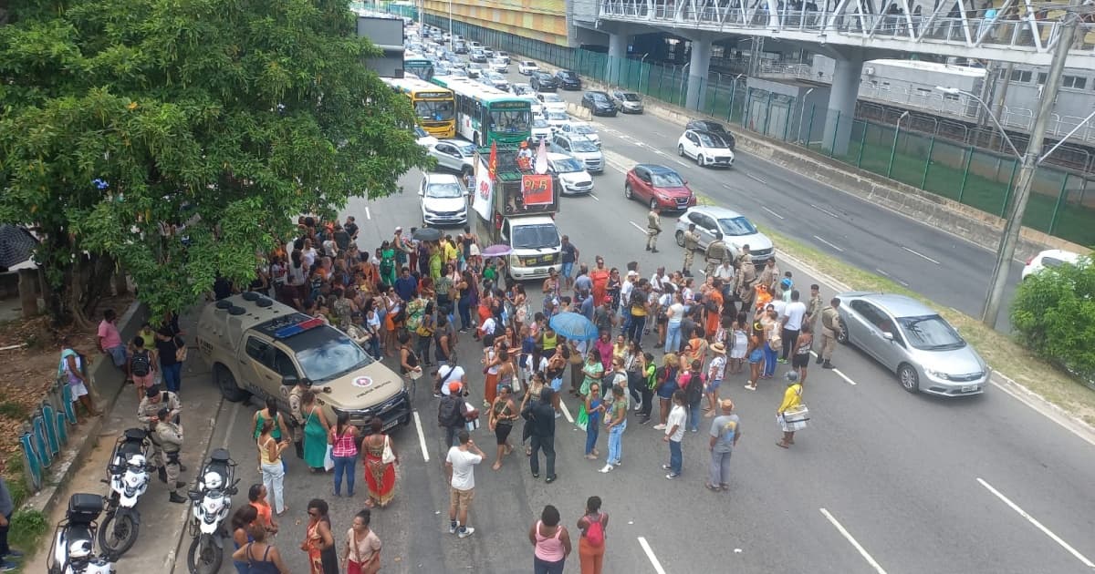 VÍDEO: Protesto deixa trânsito lento no Iguatemi nesta terça-feira