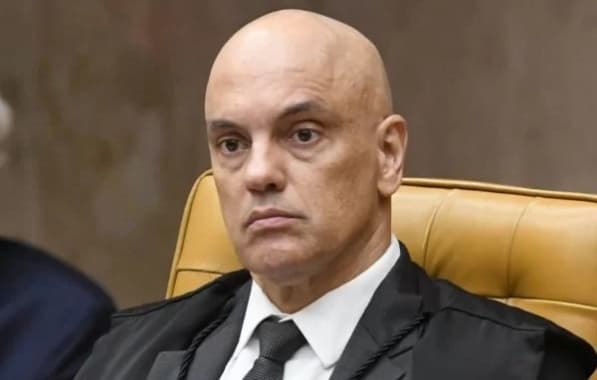 Ministro Alexandre de Moraes nega devolução de passaporte a Bolsonaro