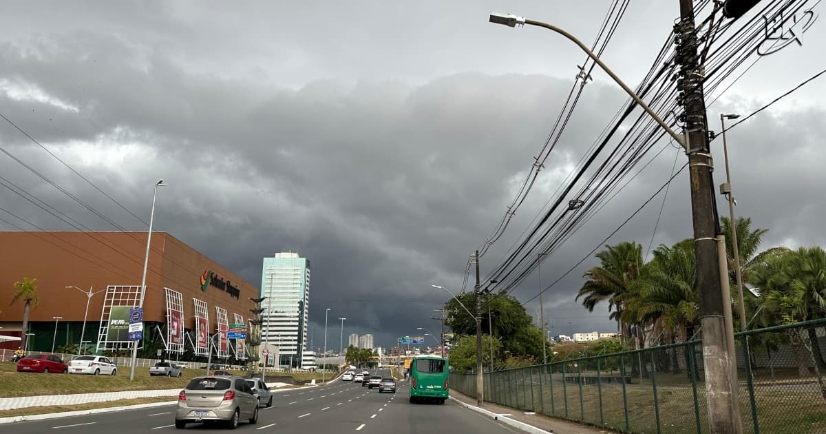 Defesa Civil emite nível de alerta máximo devido às fortes chuvas em Salvador; confira previsão