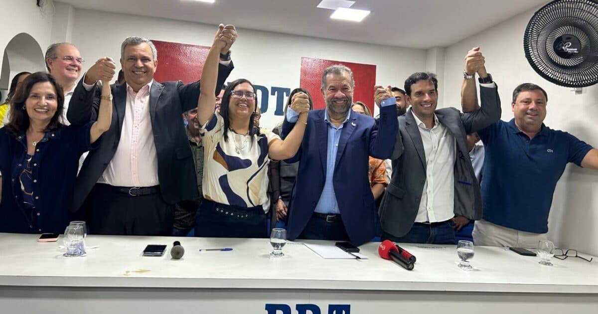 VÍDEO: Ana Paula Matos sai carregada por apoiadores na sede do PDT em Salvador após reafirmação de apoio a Bruno Reis