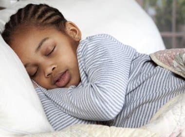 Estudo mostra que sono ajuda no desenvolvimento cerebral das crianças