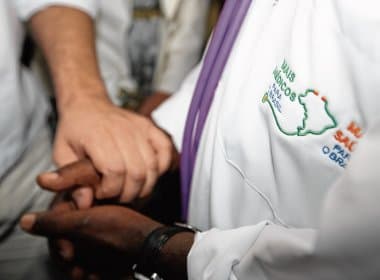 Cuba suspende envio de 710 médicos ao Brasil por questões judiciais