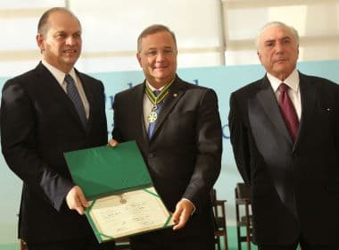 Fábio Vilas-Boas é condecorado com medalha da Ordem do Mérito Médico