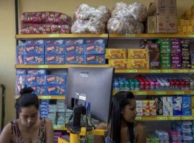 Estudo diz que elevar preço de doces, bebidas e tabaco pode frear doenças em pobres