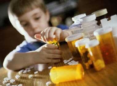 Guia orienta pediatras sobre casos de intoxicação por medicamentos