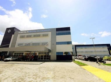 Hospital Municipal de Salvador instala monitores que informam horários dos ônibus