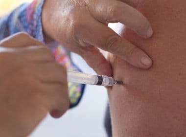 Ministério da Saúde faz alerta sobre importância da vacinação antes de viagens
