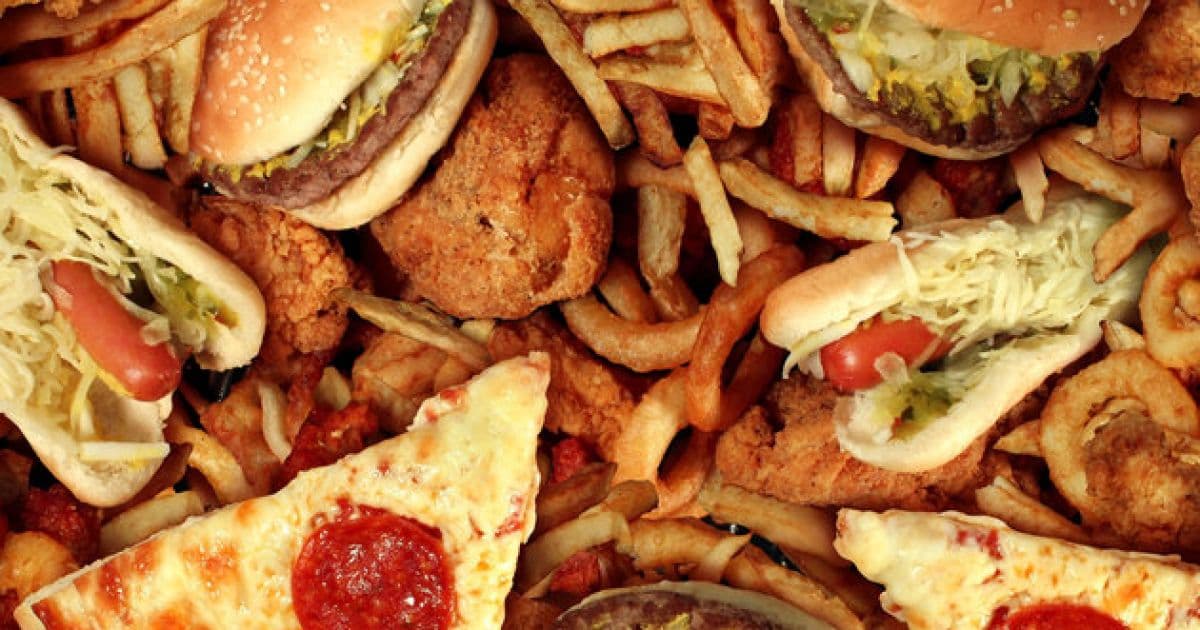 Ingestão de Fast food mata mais do que cigarro e pressão alta, apontam cientistas