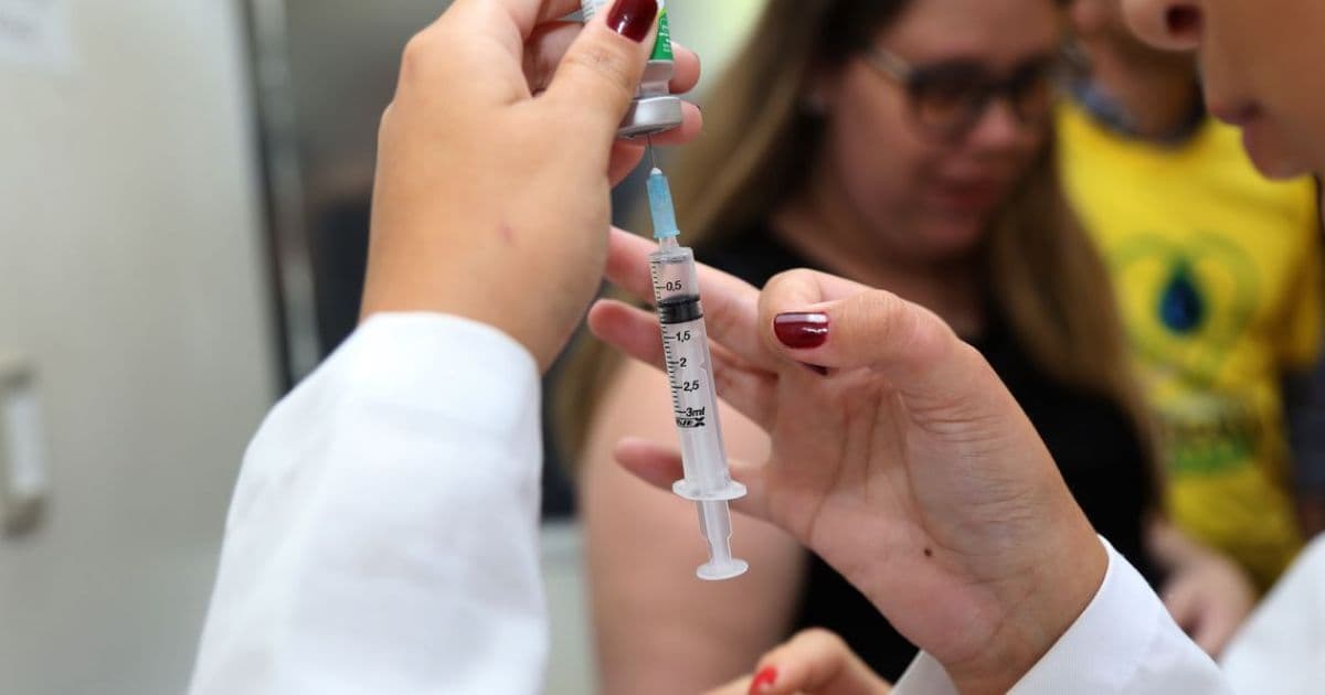 Campanha de vacinação contra influenza imuniza 60 mil em Salvador; meta é 570 mil